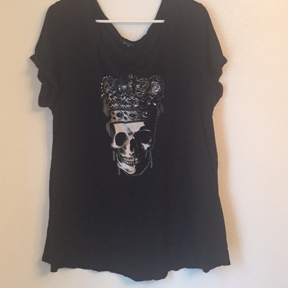 Black tee